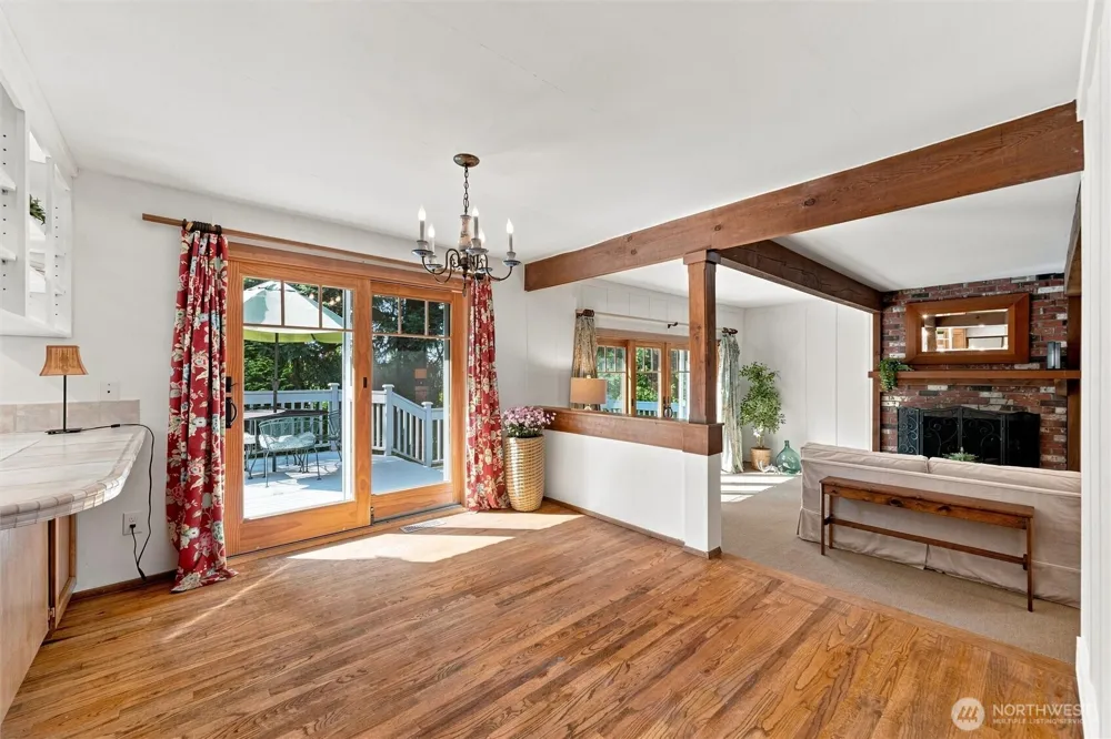 2615 93rd Place NE Clyde Hill, WA 98004