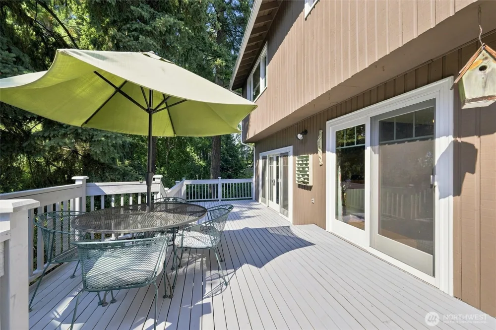 2615 93rd Place NE Clyde Hill, WA 98004