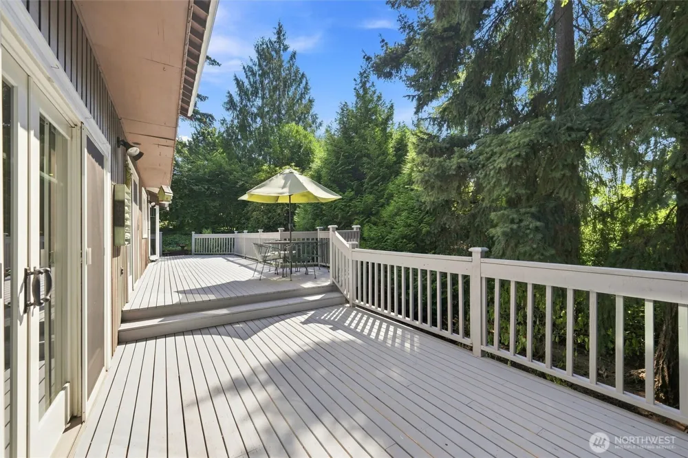 2615 93rd Place NE Clyde Hill, WA 98004