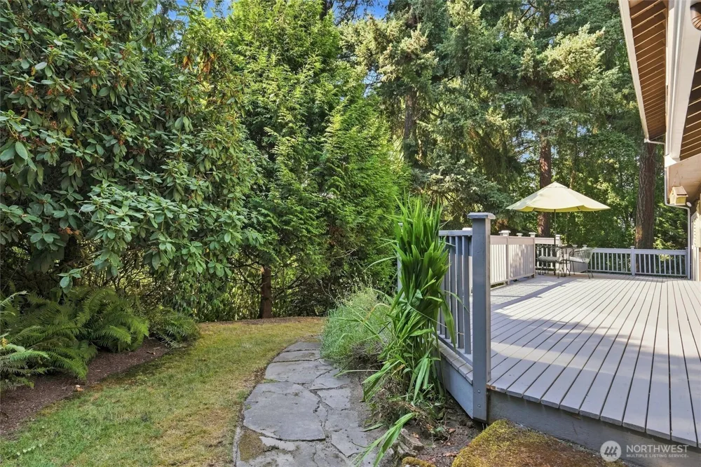 2615 93rd Place NE Clyde Hill, WA 98004