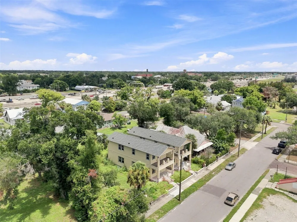942 E 11TH AVENUE #1 Tampa, FL 33605