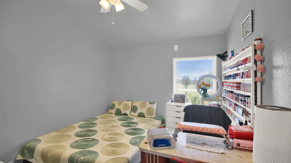 599 Rocky Lane Luling, TX 78648