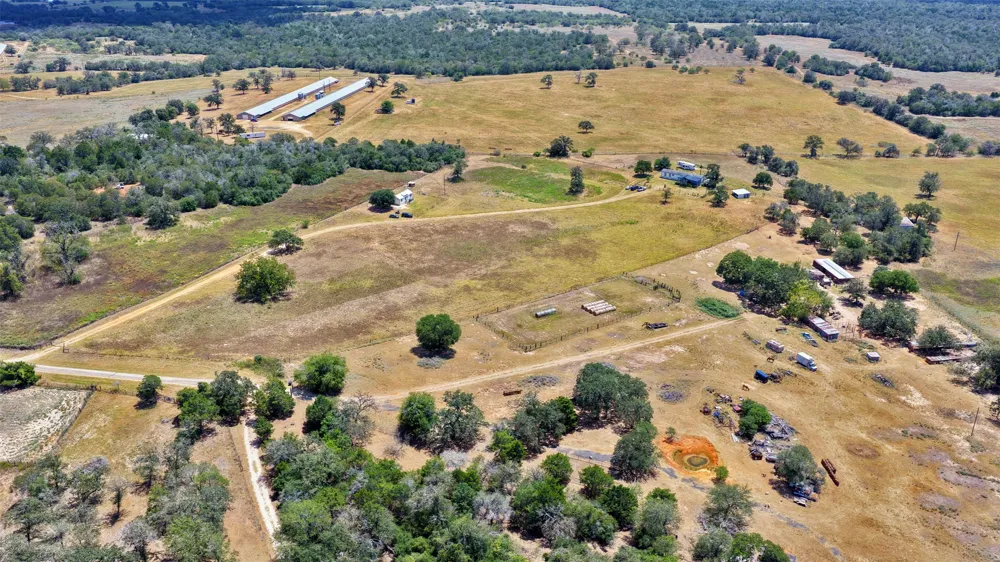 599 Rocky Lane Luling, TX 78648