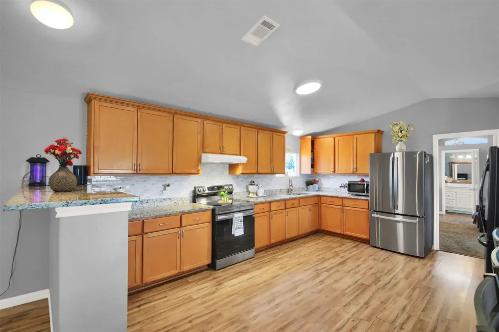 599 Rocky Lane Luling, TX 78648