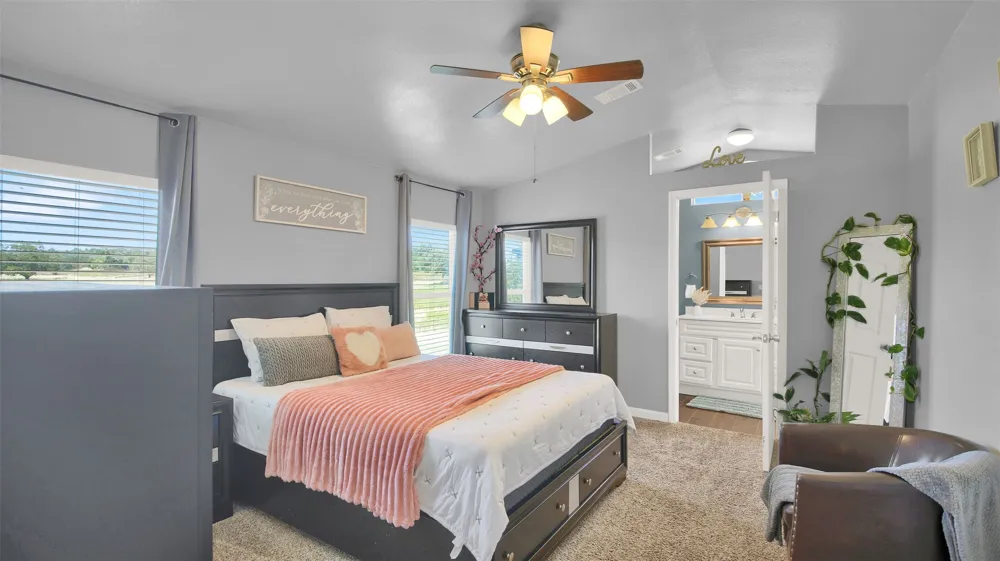 599 Rocky Lane Luling, TX 78648
