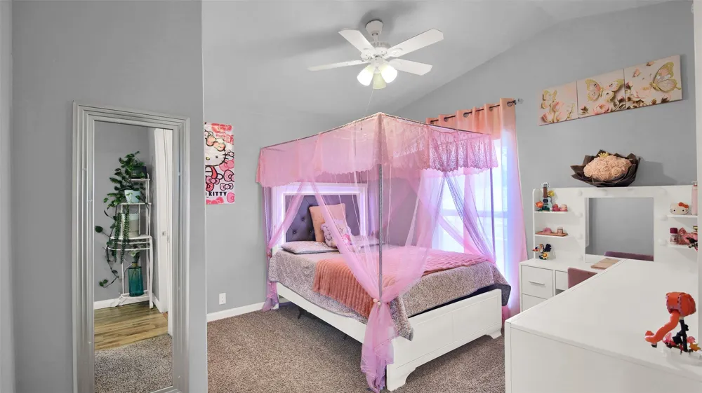 599 Rocky Lane Luling, TX 78648