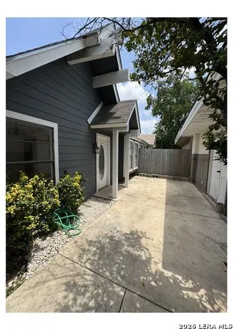 9611 SIMPLICITY DR San Antonio, TX 78245