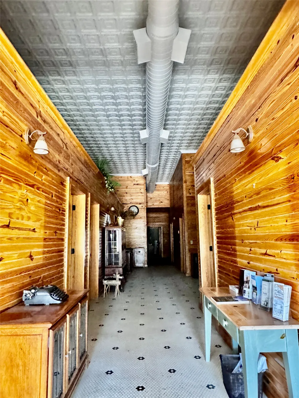 125 W Broadway Street Clarksville, TX 75426