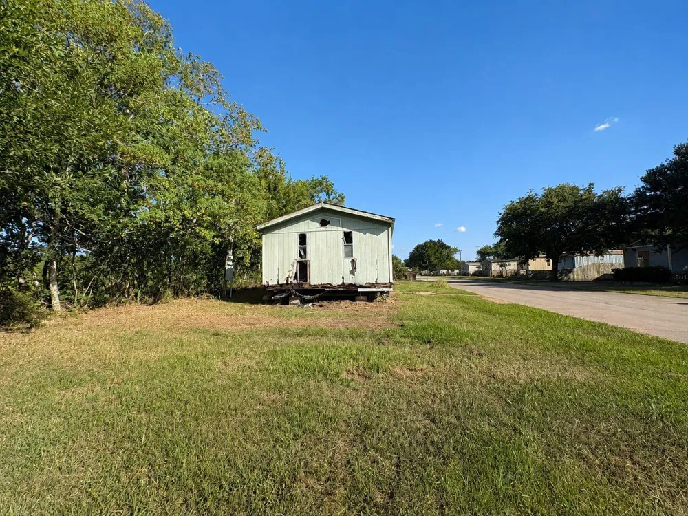 1509 Old River R2 Road Bay City, TX 77414