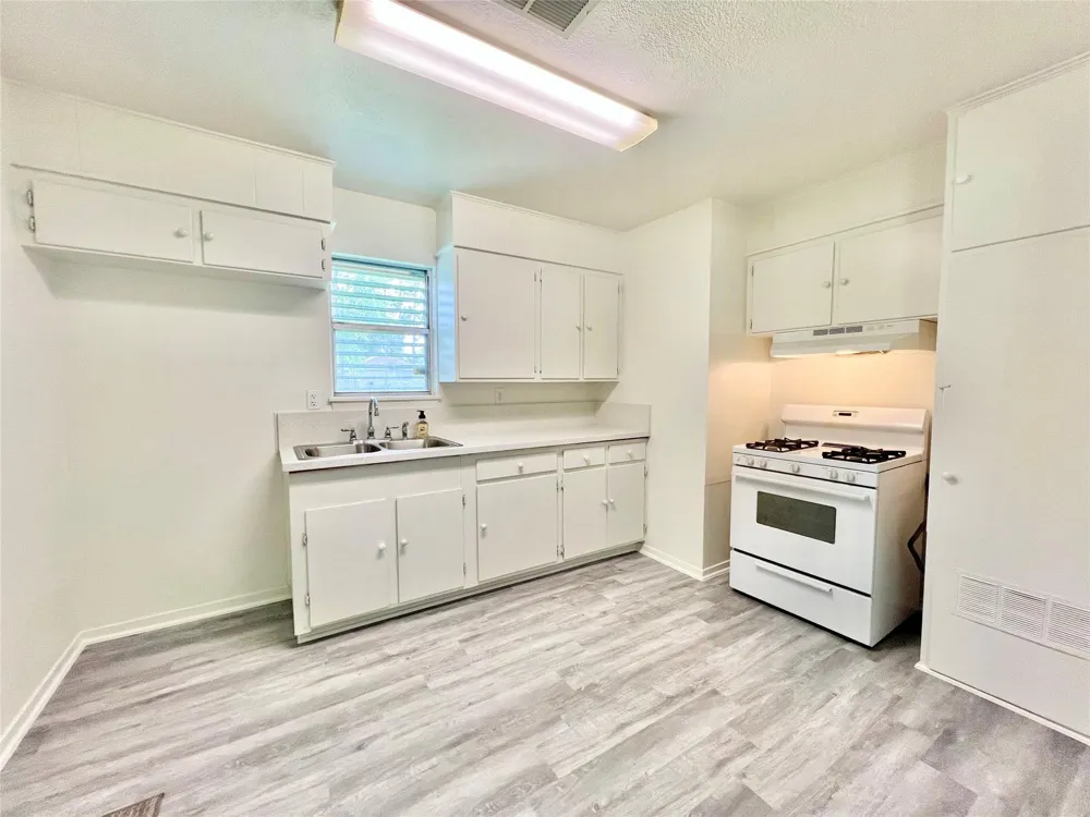 11815 15th Street Santa Fe, TX 77510