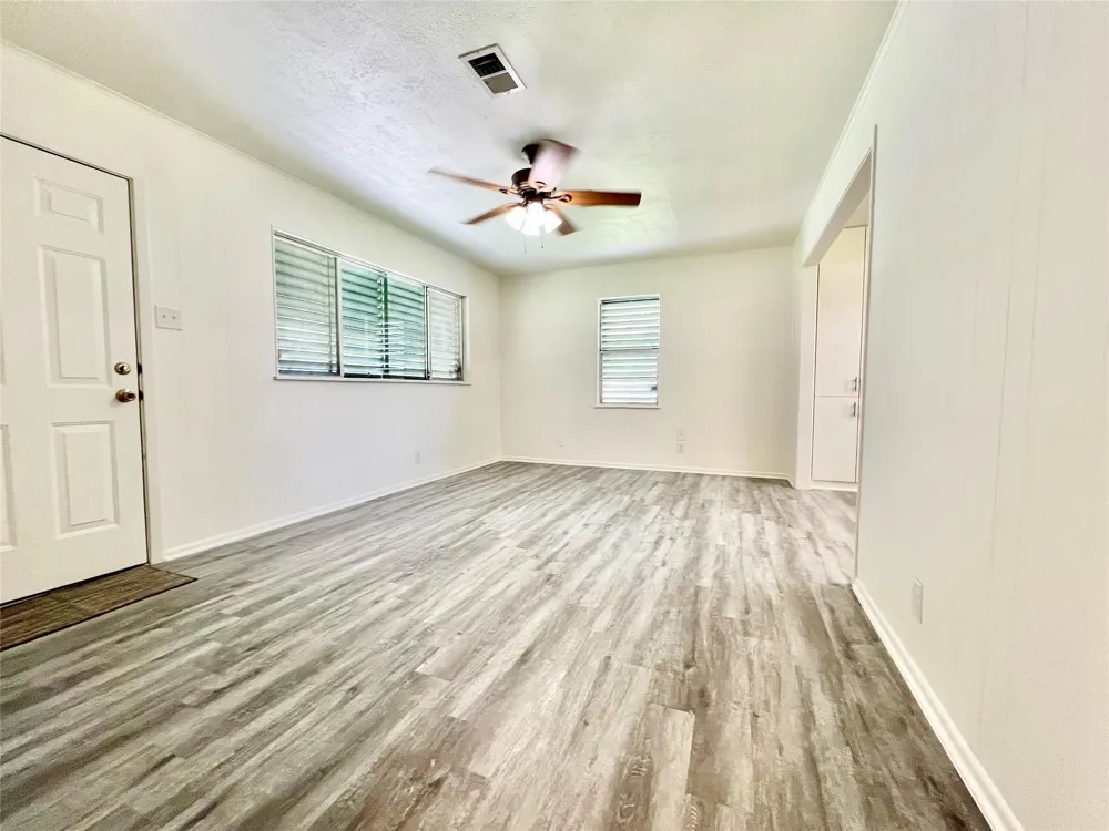11815 15th Street Santa Fe, TX 77510