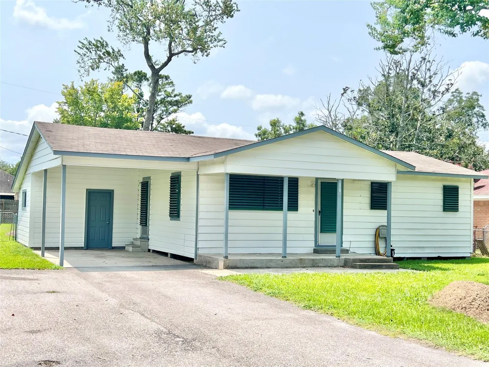 11815 15th Street Santa Fe, TX 77510
