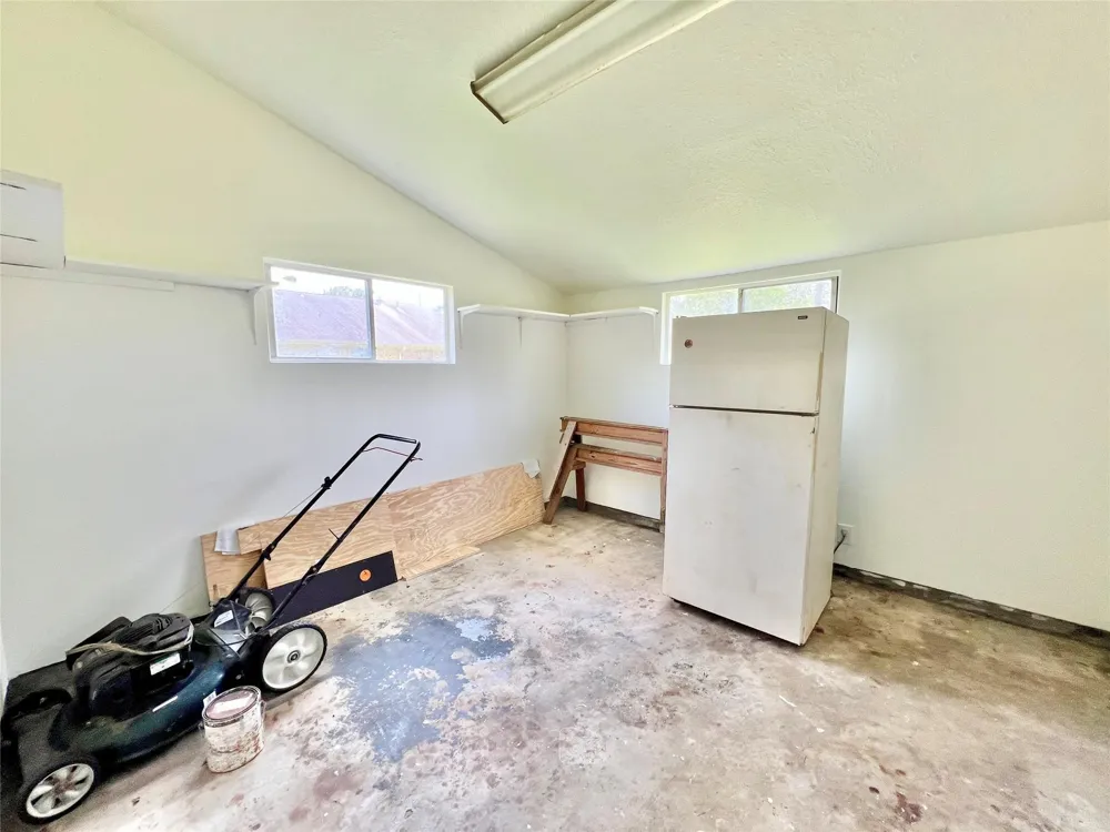 11815 15th Street Santa Fe, TX 77510