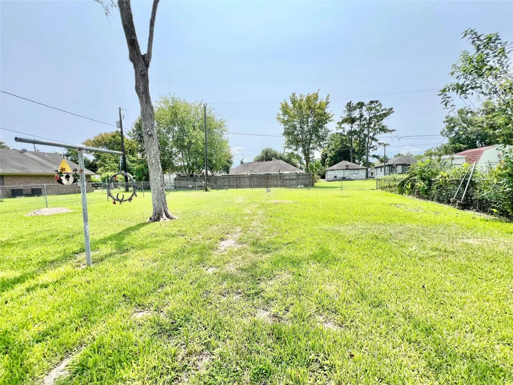 11815 15th Street Santa Fe, TX 77510