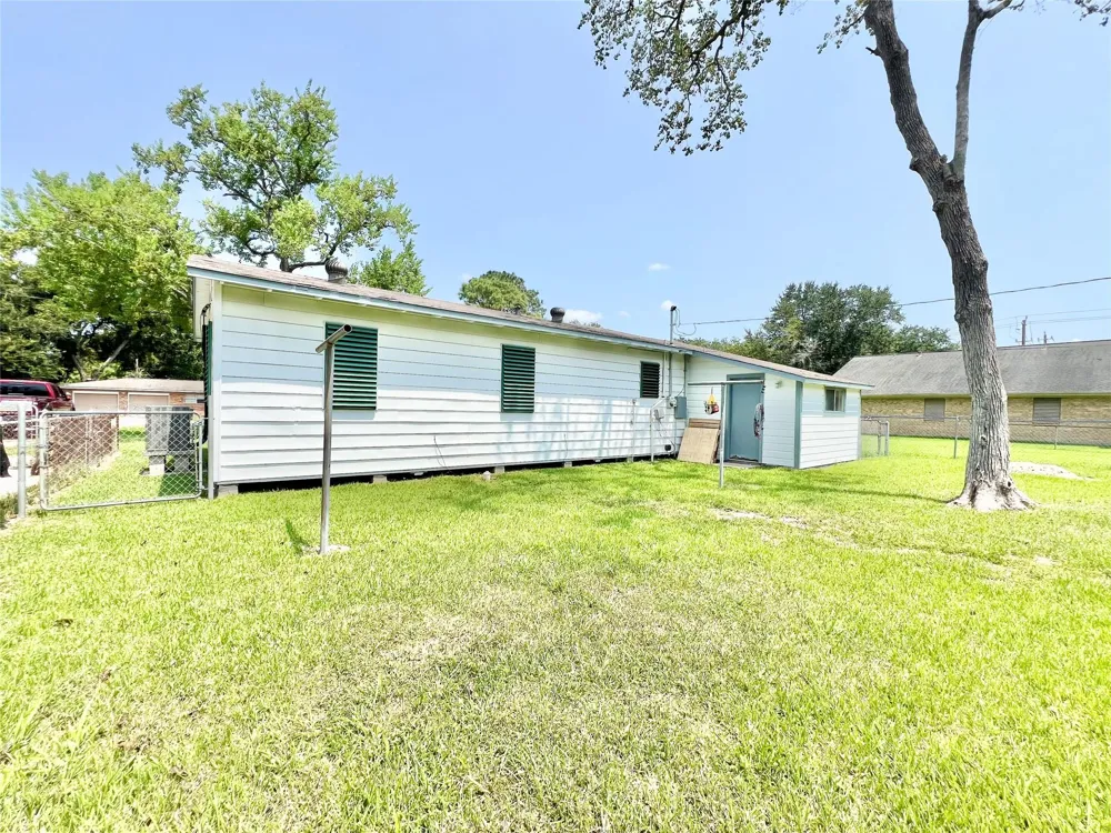 11815 15th Street Santa Fe, TX 77510