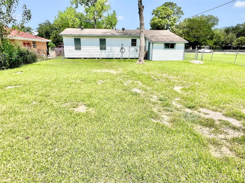11815 15th Street Santa Fe, TX 77510