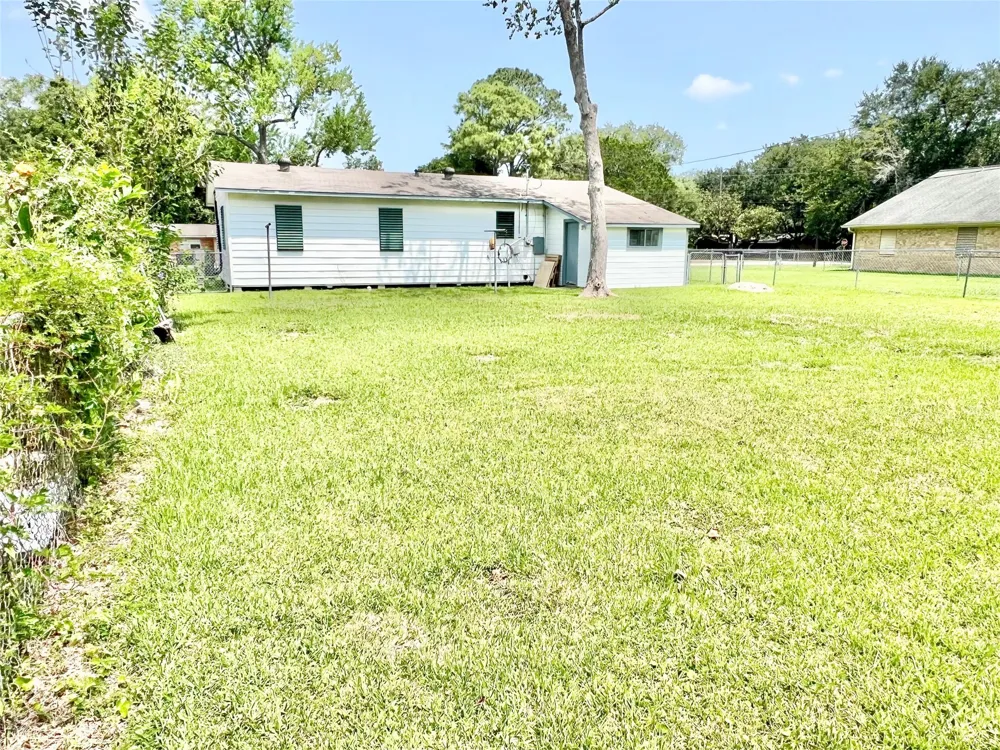 11815 15th Street Santa Fe, TX 77510