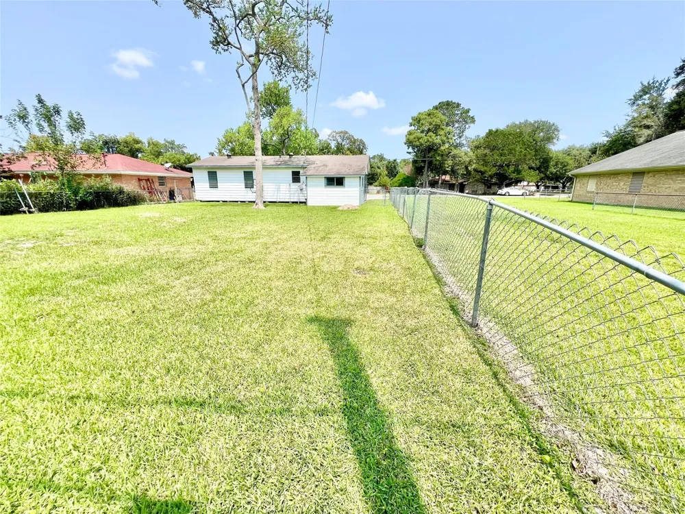 11815 15th Street Santa Fe, TX 77510