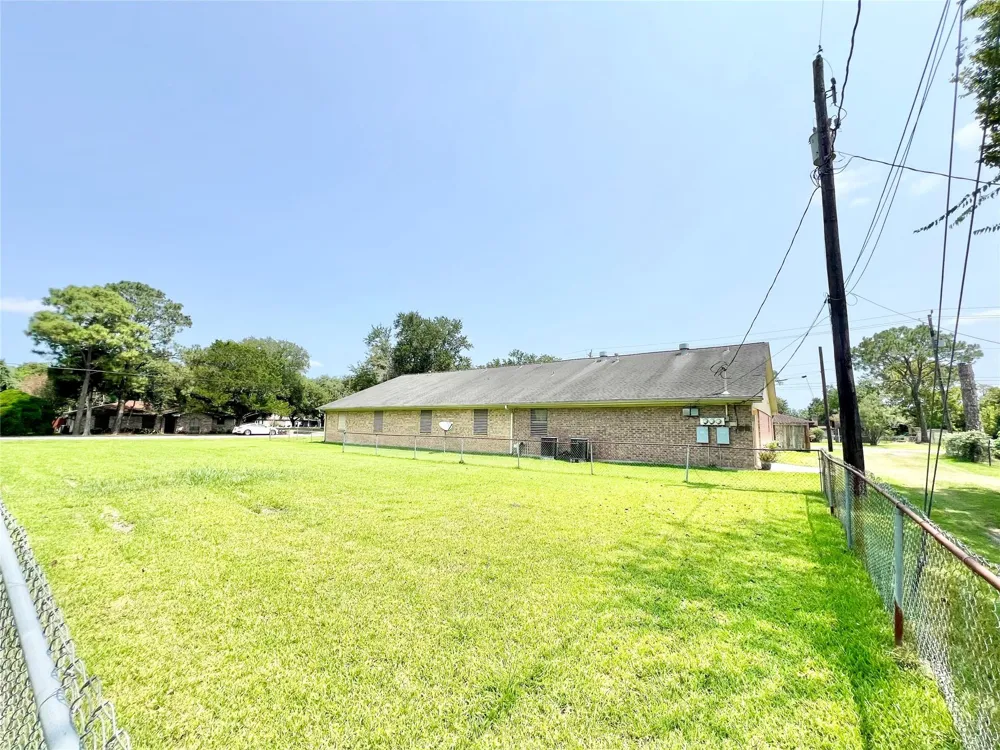 11815 15th Street Santa Fe, TX 77510