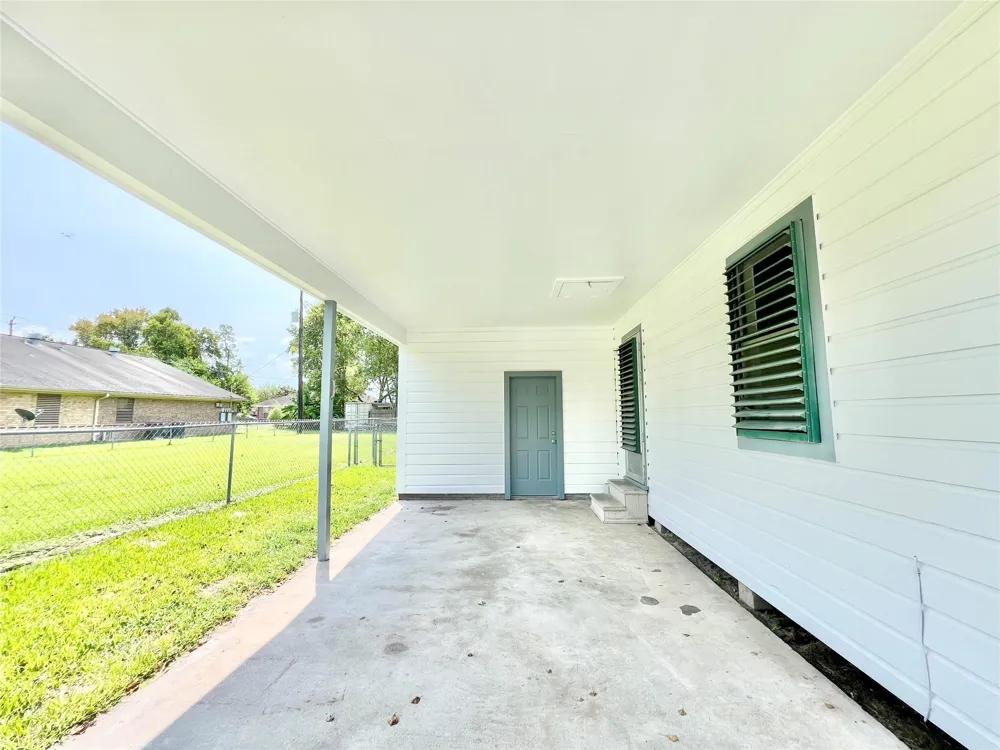 11815 15th Street Santa Fe, TX 77510