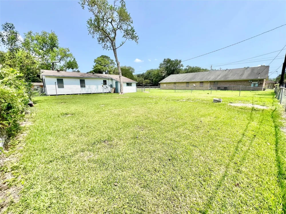 11815 15th Street Santa Fe, TX 77510