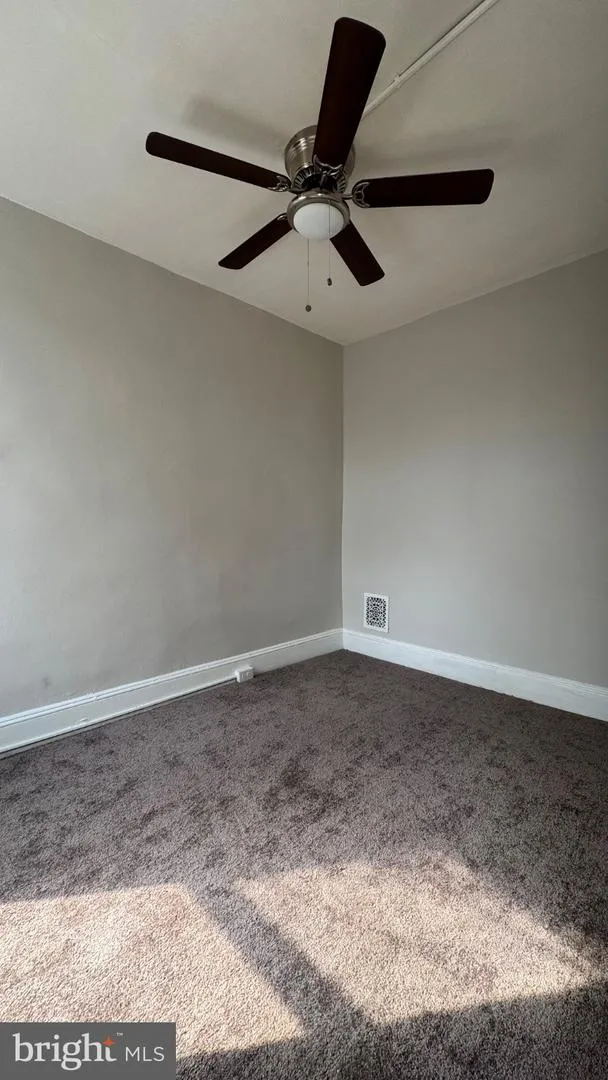 527 HOBART Philadelphia, PA 19131