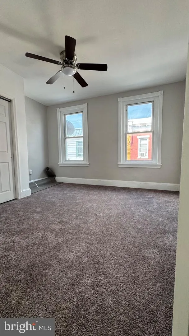 527 HOBART Philadelphia, PA 19131
