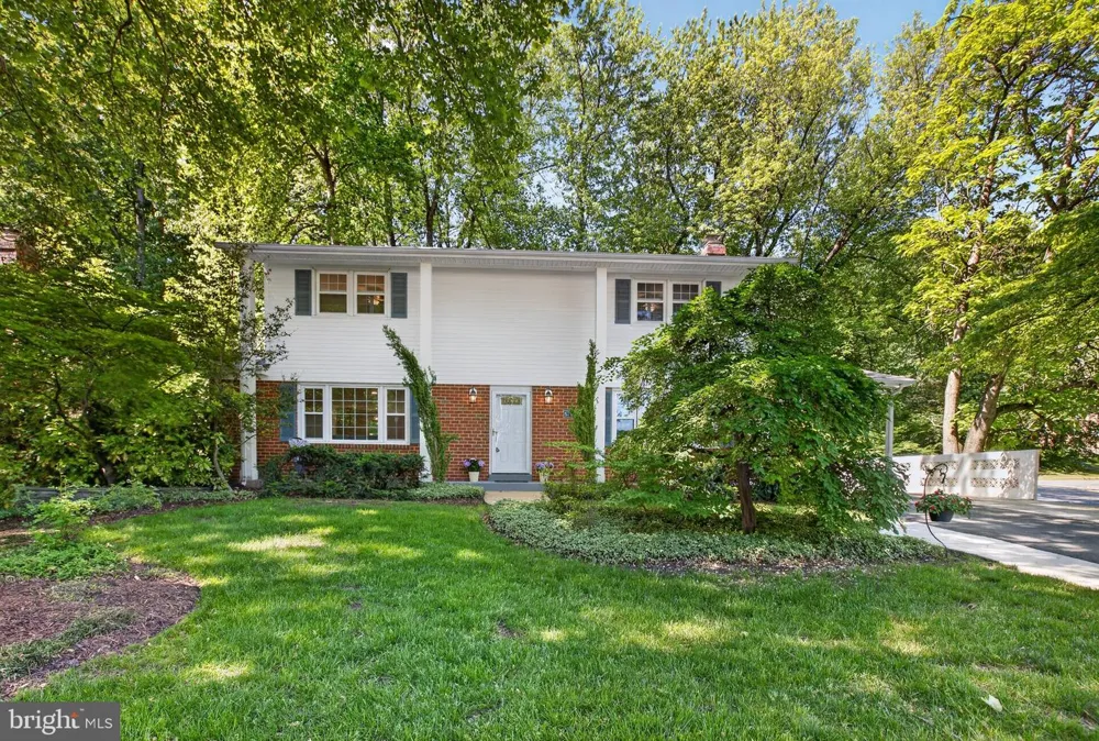 6710 SYDENSTRICKER ROAD Springfield, VA 22152