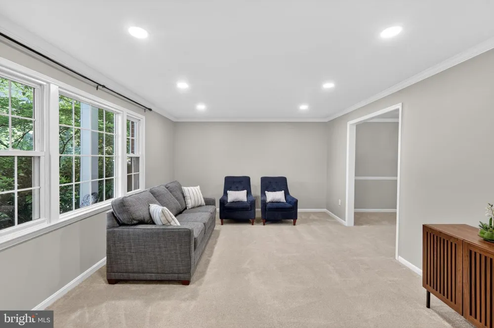 6710 SYDENSTRICKER ROAD Springfield, VA 22152