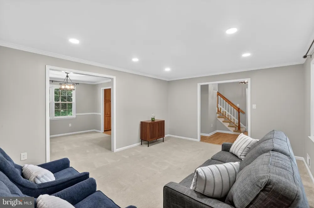6710 SYDENSTRICKER ROAD Springfield, VA 22152