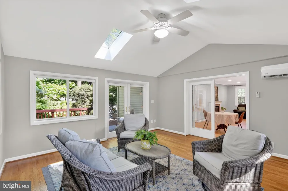 6710 SYDENSTRICKER ROAD Springfield, VA 22152