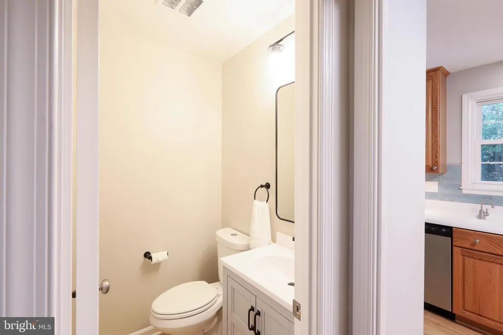 6710 SYDENSTRICKER ROAD Springfield, VA 22152