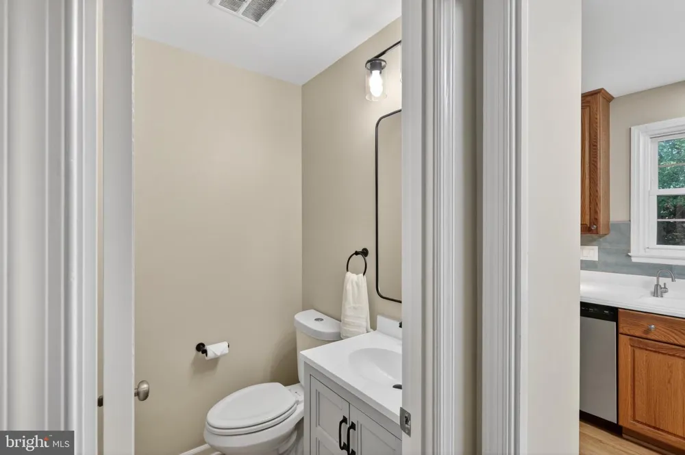 6710 SYDENSTRICKER ROAD Springfield, VA 22152