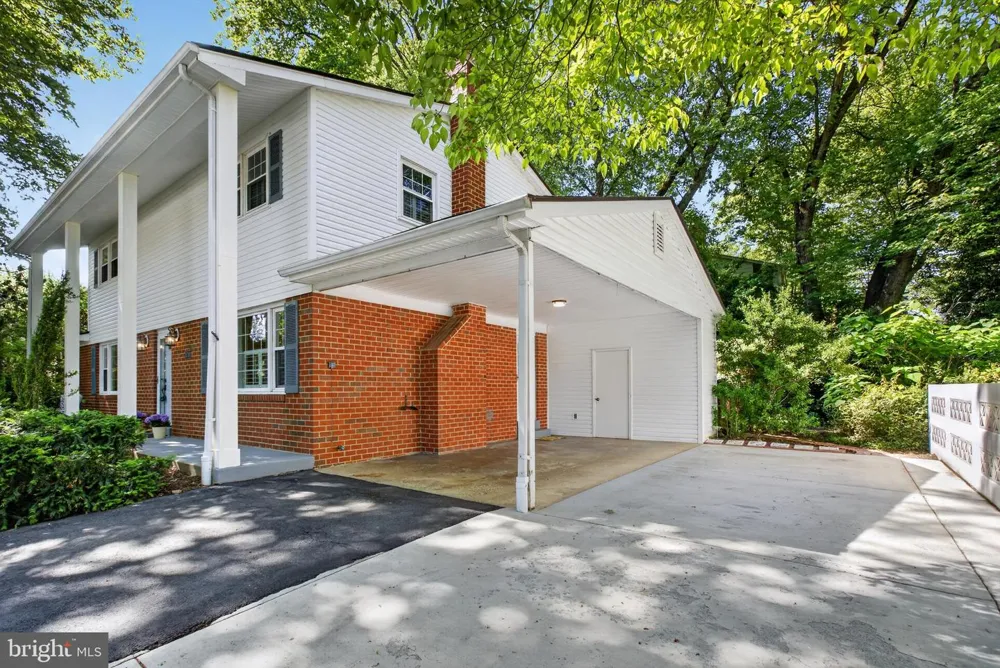 6710 SYDENSTRICKER ROAD Springfield, VA 22152