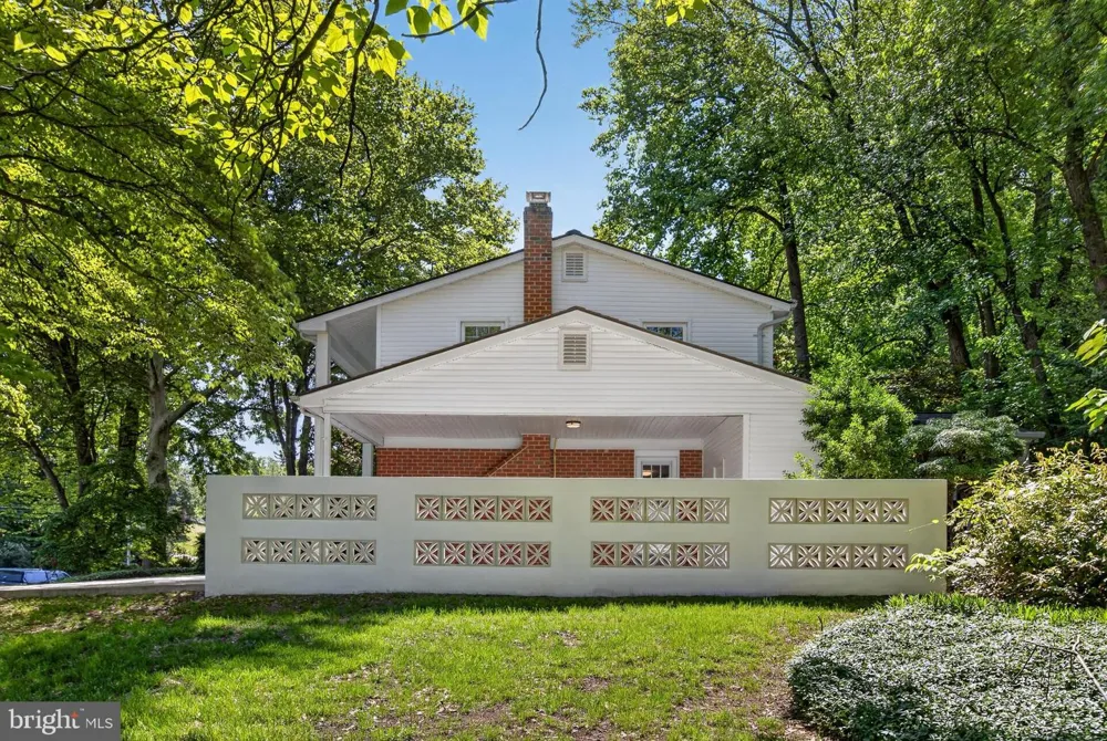 6710 SYDENSTRICKER ROAD Springfield, VA 22152