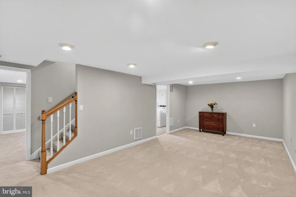 6710 SYDENSTRICKER ROAD Springfield, VA 22152