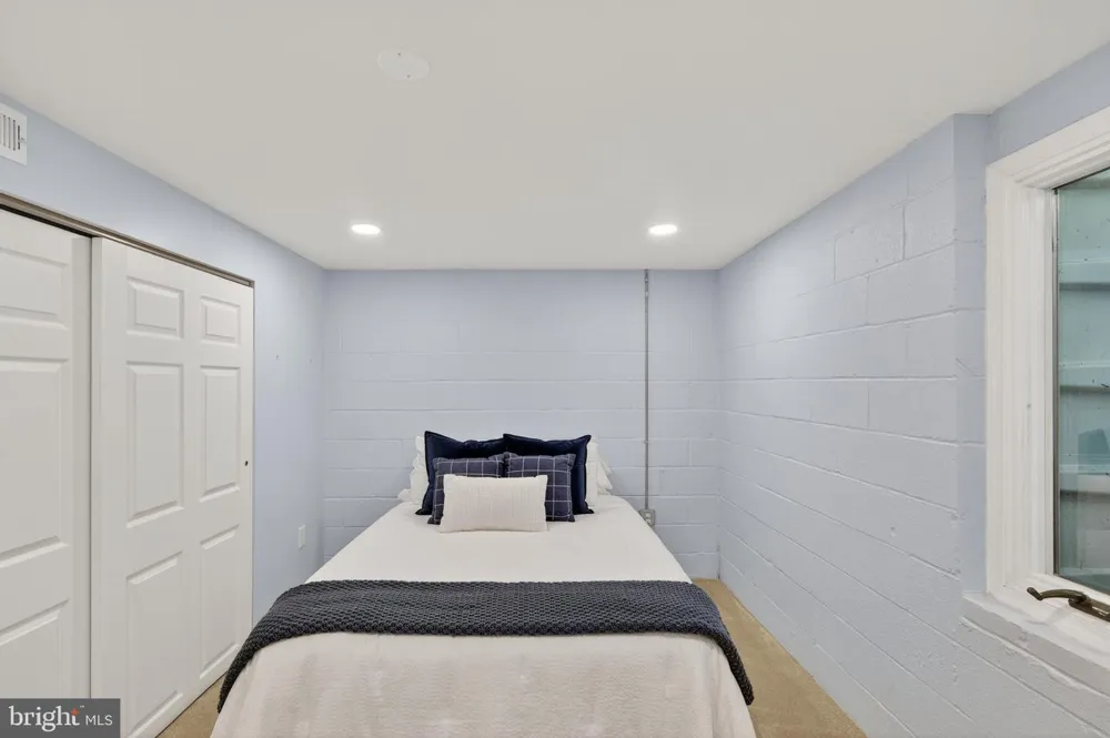 6710 SYDENSTRICKER ROAD Springfield, VA 22152