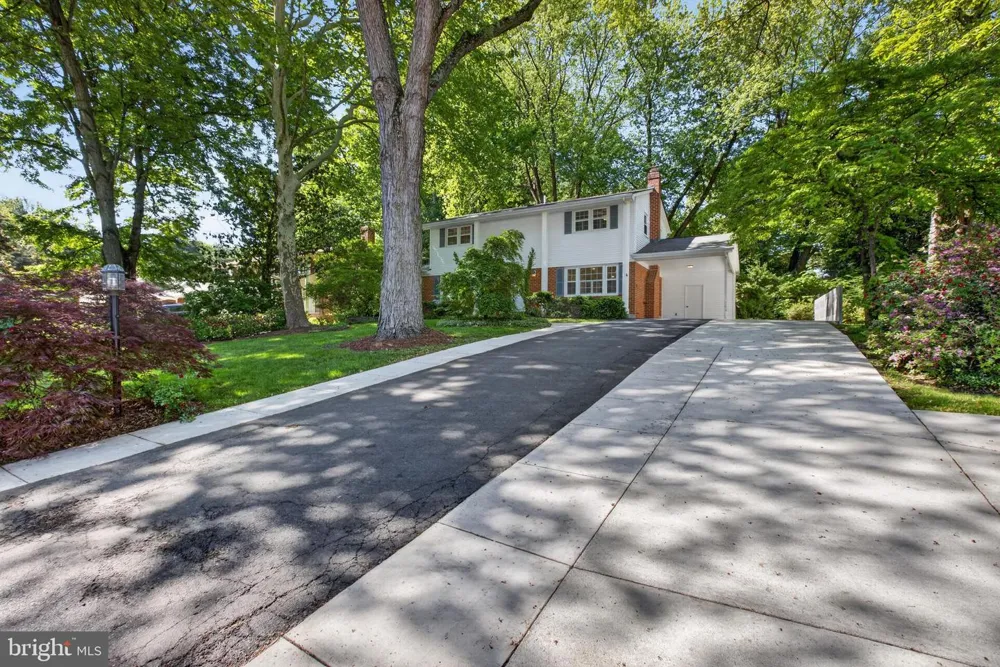 6710 SYDENSTRICKER ROAD Springfield, VA 22152