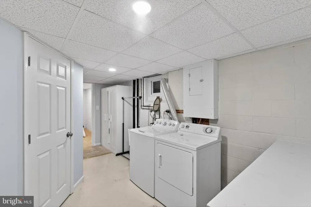 6710 SYDENSTRICKER ROAD Springfield, VA 22152