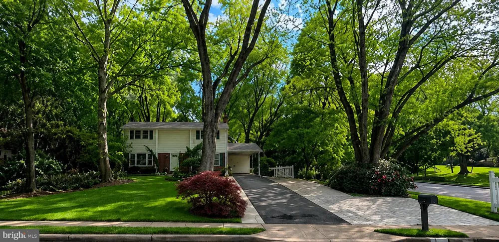 6710 SYDENSTRICKER ROAD Springfield, VA 22152