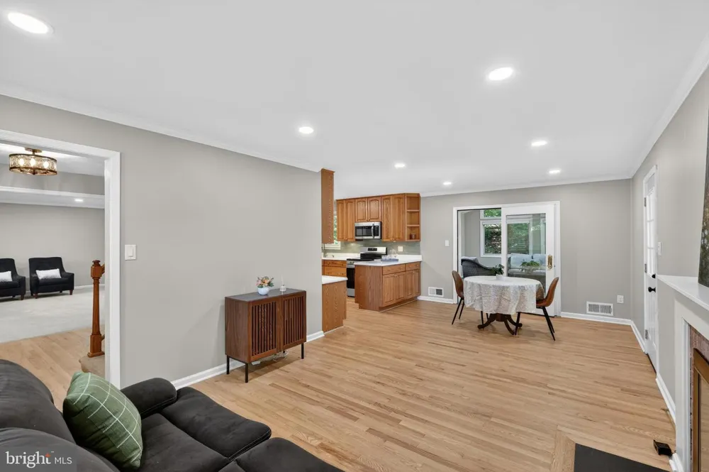 6710 SYDENSTRICKER ROAD Springfield, VA 22152