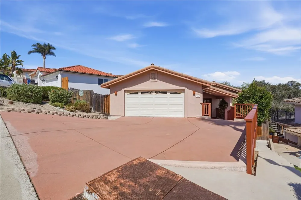 887 5th Grover Beach, CA 93433