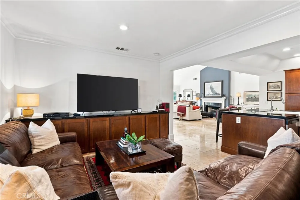 1000 Dover Drive Newport Beach, CA 92660