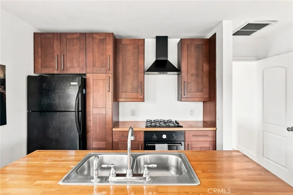 1000 Dover Drive Newport Beach, CA 92660