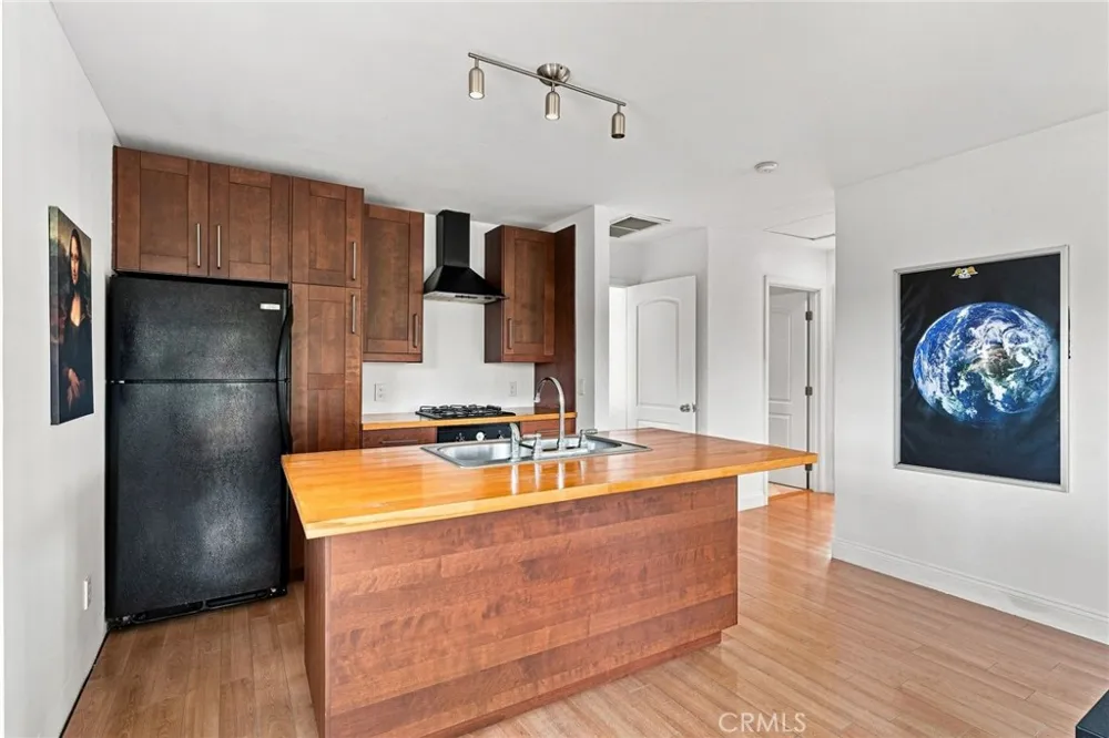 1000 Dover Drive Newport Beach, CA 92660