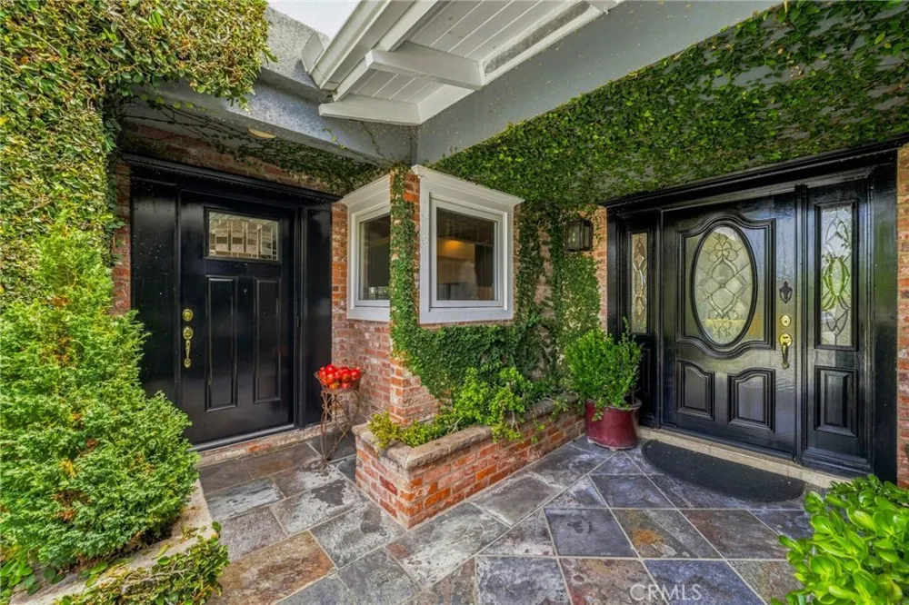 1000 Dover Drive Newport Beach, CA 92660