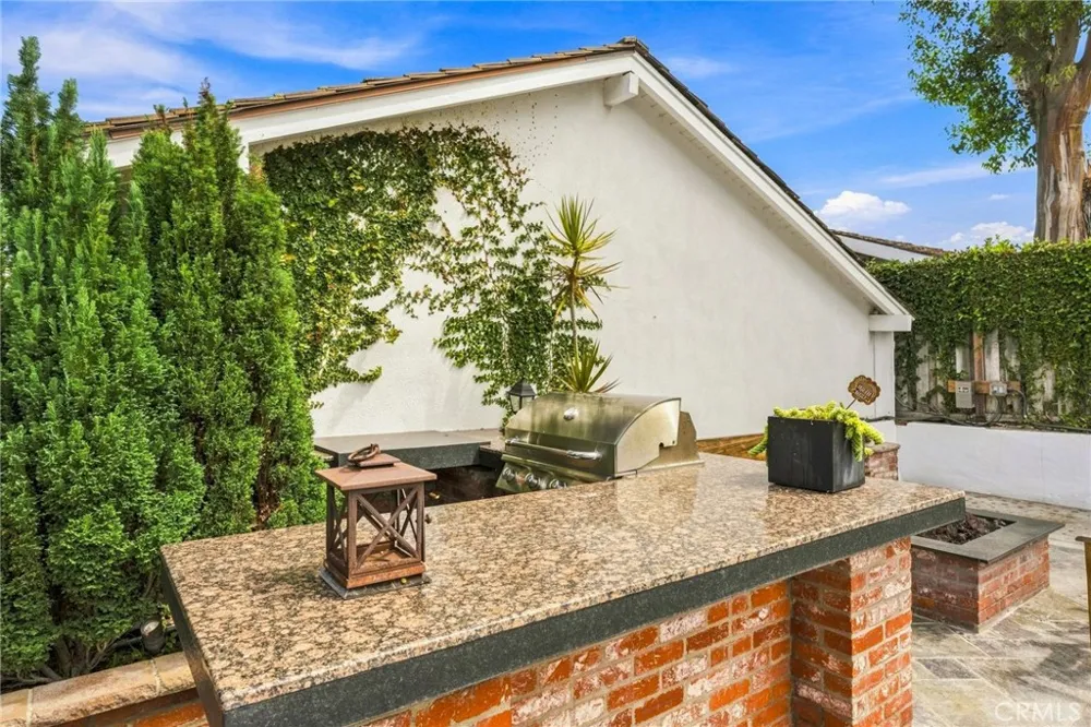 1000 Dover Drive Newport Beach, CA 92660