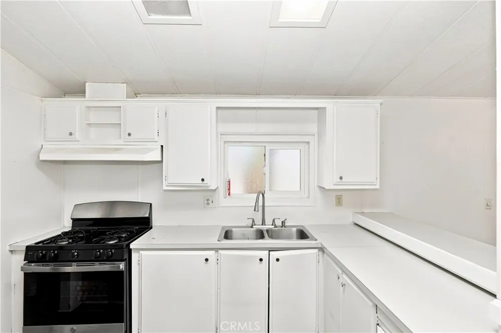 11124 Medlow Hesperia, CA 92344