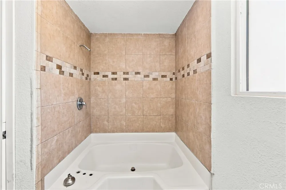 11124 Medlow Hesperia, CA 92344