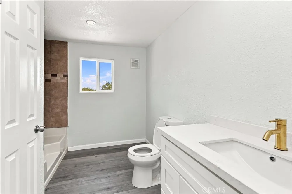 11124 Medlow Hesperia, CA 92344